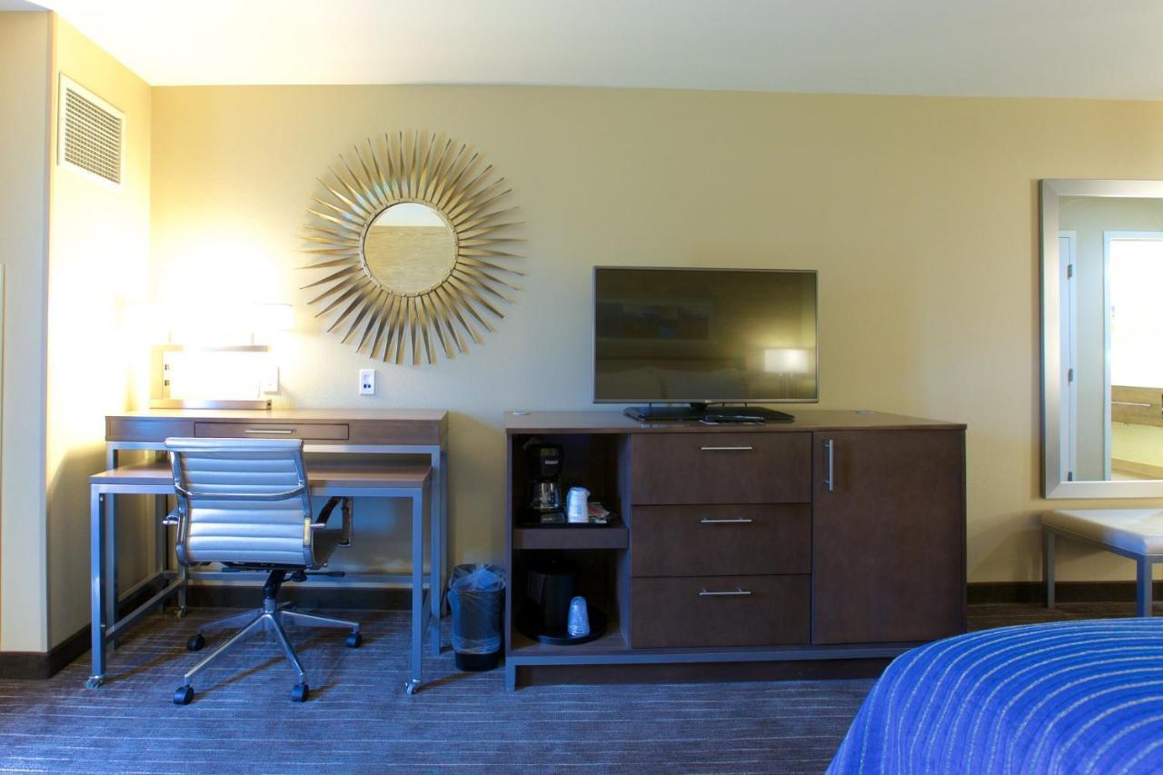 Holiday Inn Express Fargo Sw I94 Medical Center, An Ihg Hotel Экстерьер фото