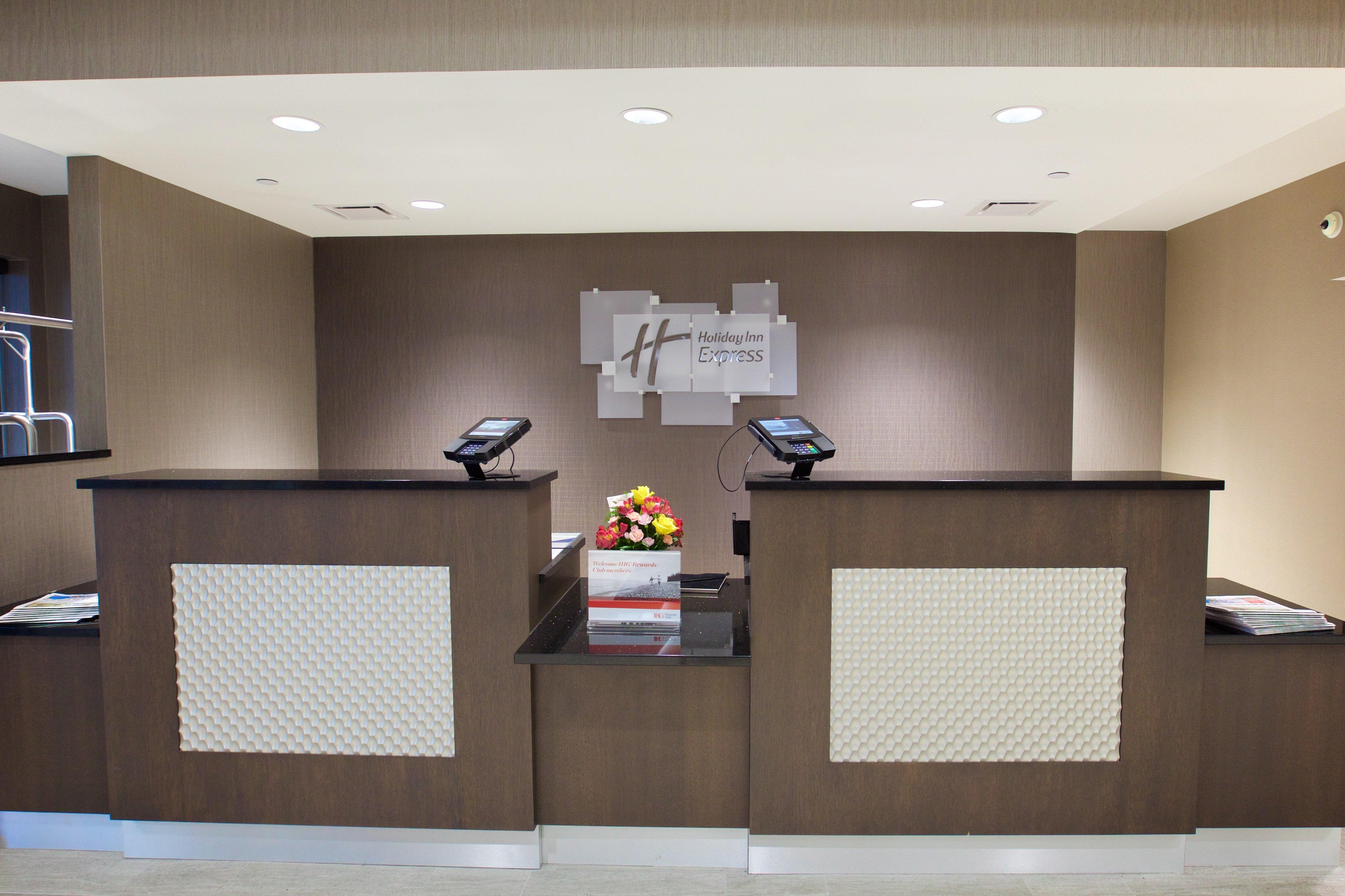 Holiday Inn Express Fargo Sw I94 Medical Center, An Ihg Hotel Экстерьер фото