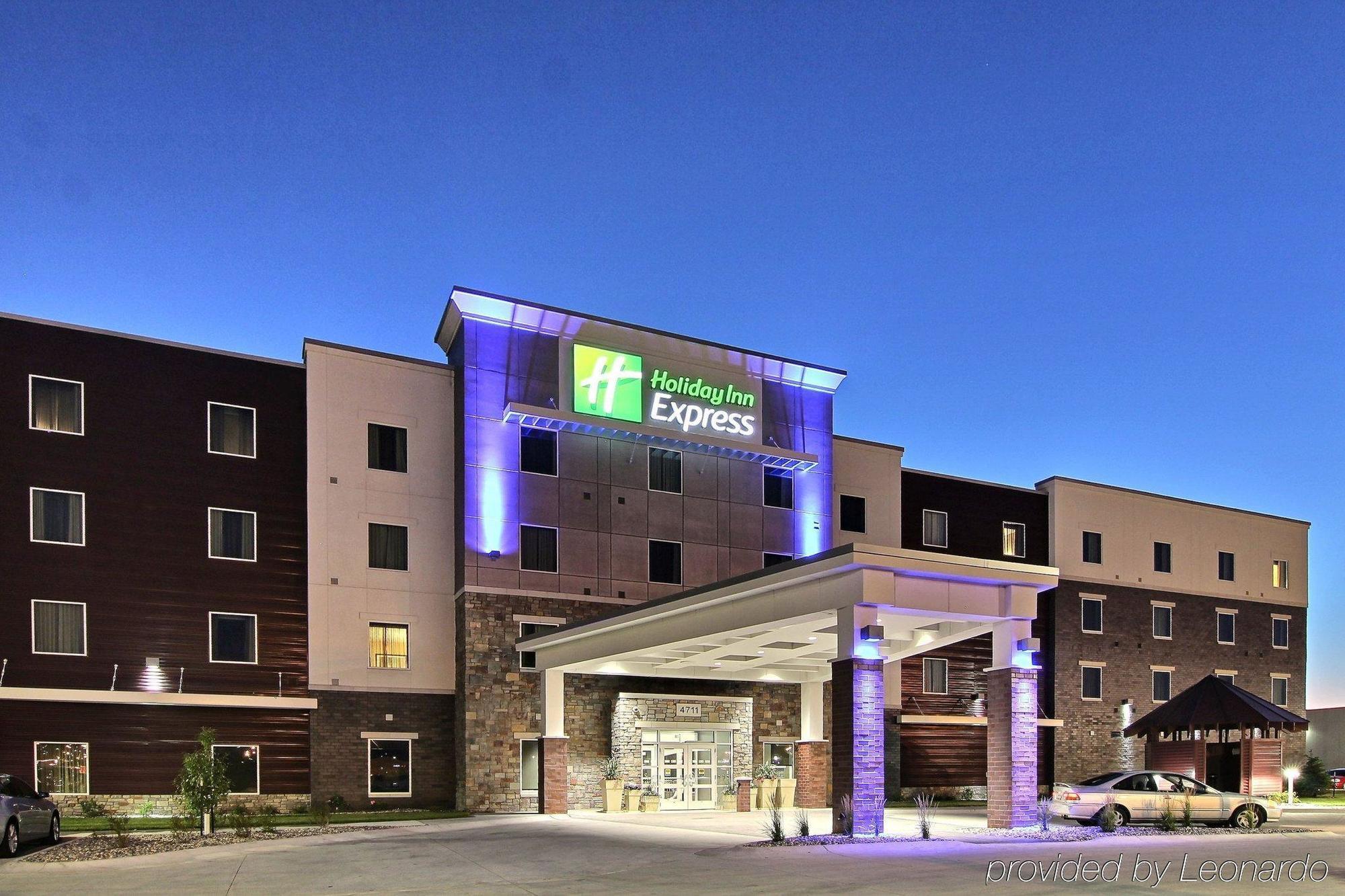 Holiday Inn Express Fargo Sw I94 Medical Center, An Ihg Hotel Экстерьер фото