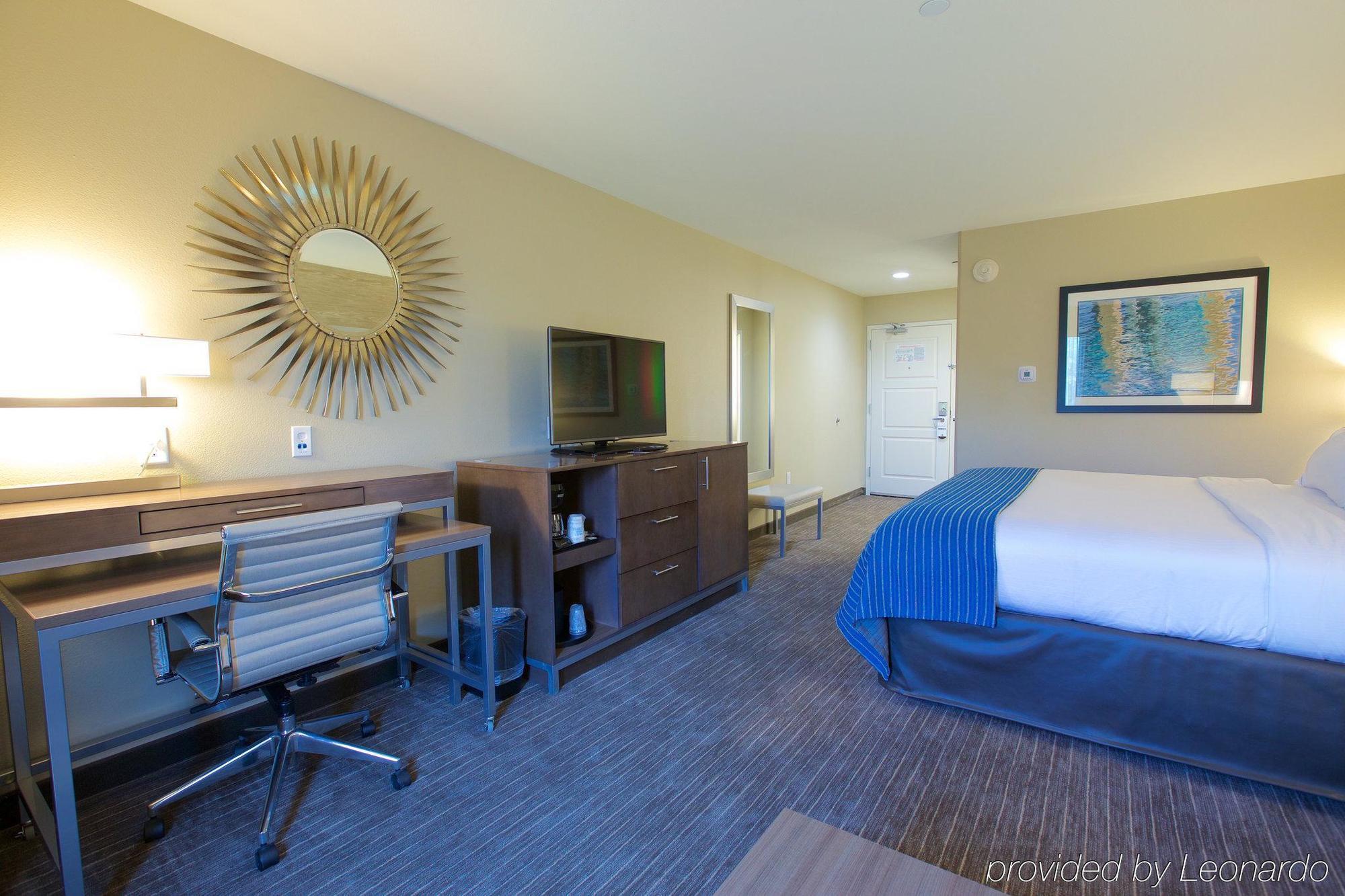 Holiday Inn Express Fargo Sw I94 Medical Center, An Ihg Hotel Экстерьер фото