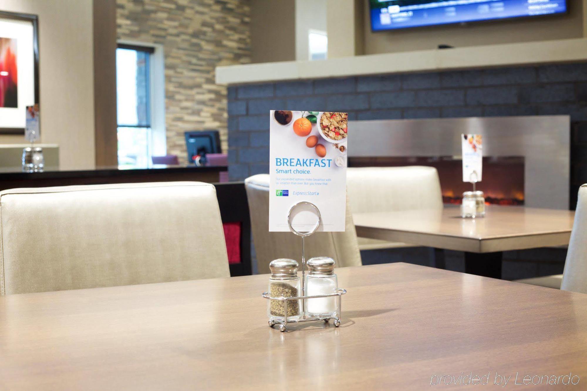 Holiday Inn Express Fargo Sw I94 Medical Center, An Ihg Hotel Экстерьер фото